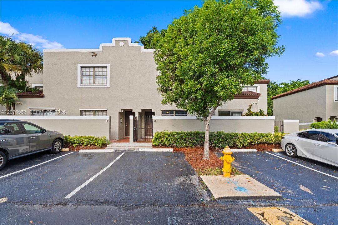 For Sale: $385,000 (2 beds, 1 baths, 1076 Square Feet)