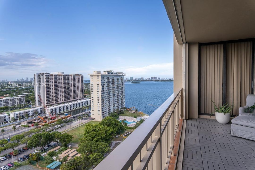 For Rent: $3,800 (2 beds, 2 baths, 1638 Square Feet)
