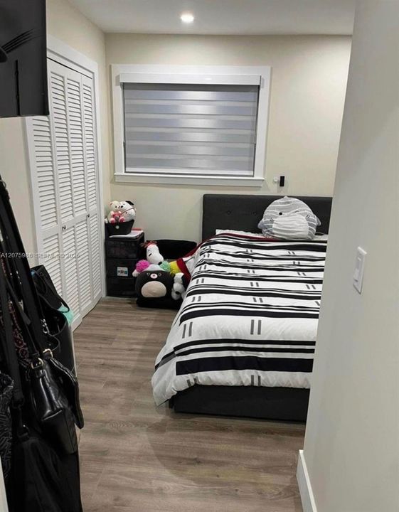 En Venta: $915,000 (4 camas, 2 baños, 1892 Pies cuadrados)