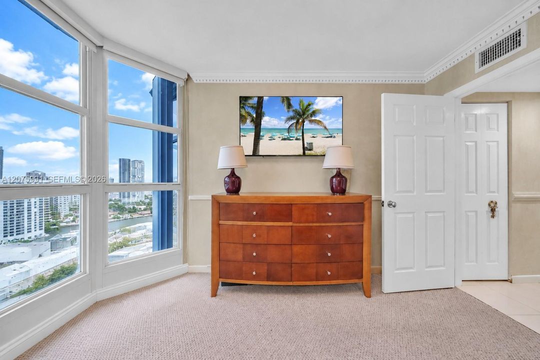 For Rent: $4,300 (2 beds, 2 baths, 1447 Square Feet)
