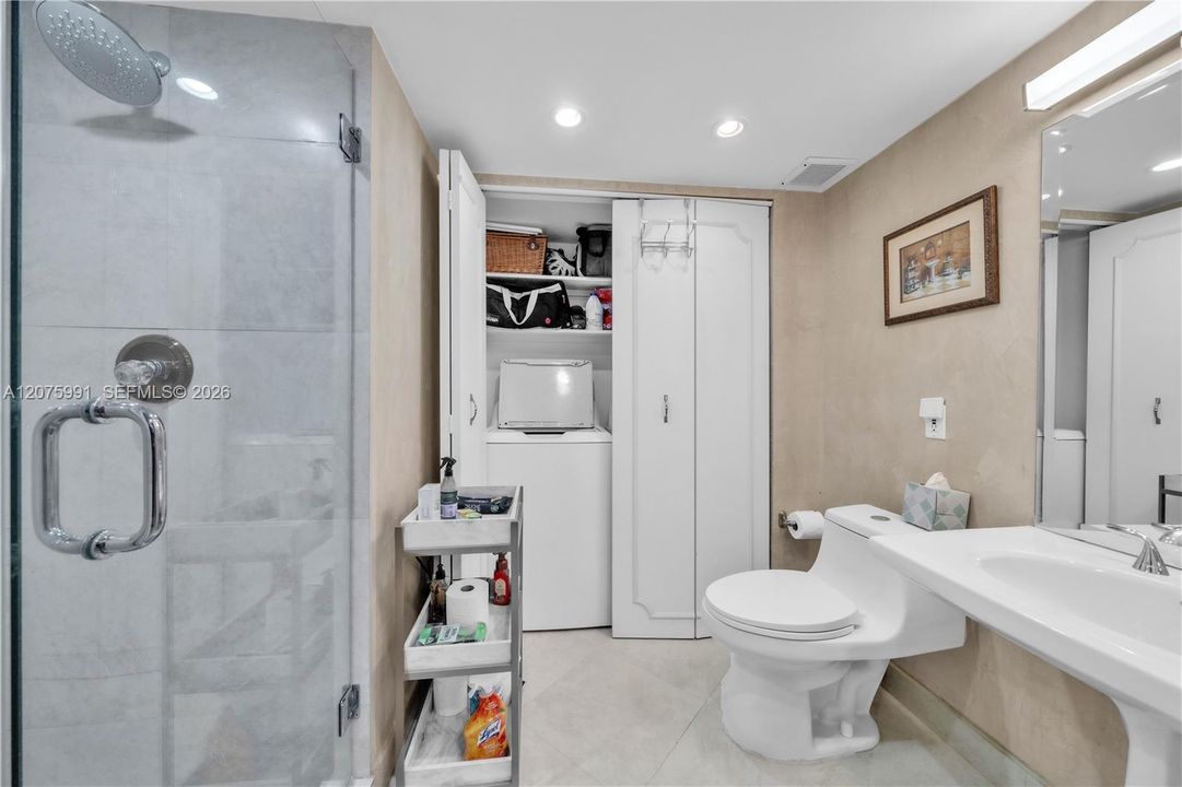 For Rent: $4,300 (2 beds, 2 baths, 1447 Square Feet)