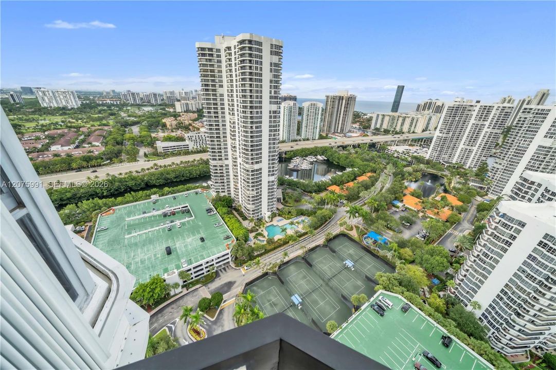 For Rent: $4,300 (2 beds, 2 baths, 1447 Square Feet)