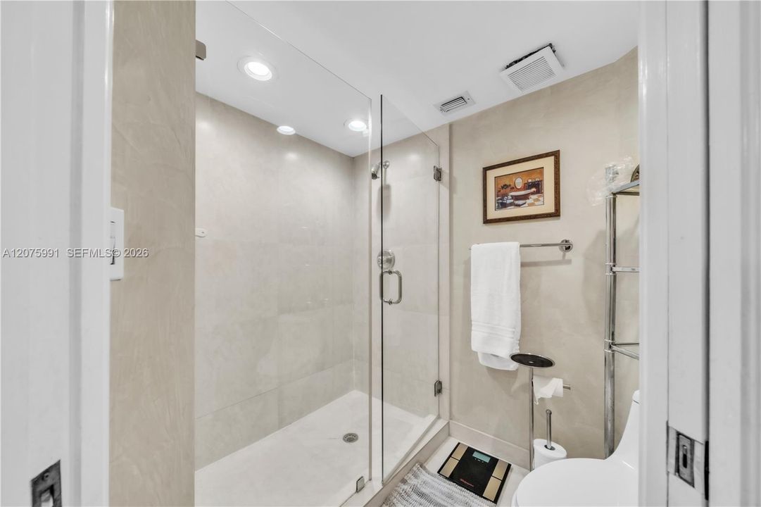 For Rent: $4,300 (2 beds, 2 baths, 1447 Square Feet)