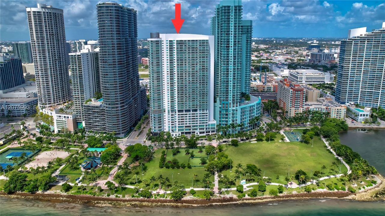 For Rent: $2,850 (1 beds, 1 baths, 839 Square Feet)