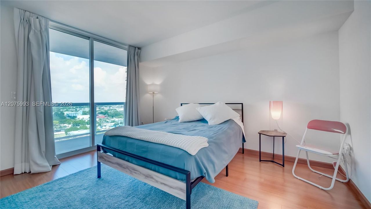 For Rent: $2,850 (1 beds, 1 baths, 839 Square Feet)