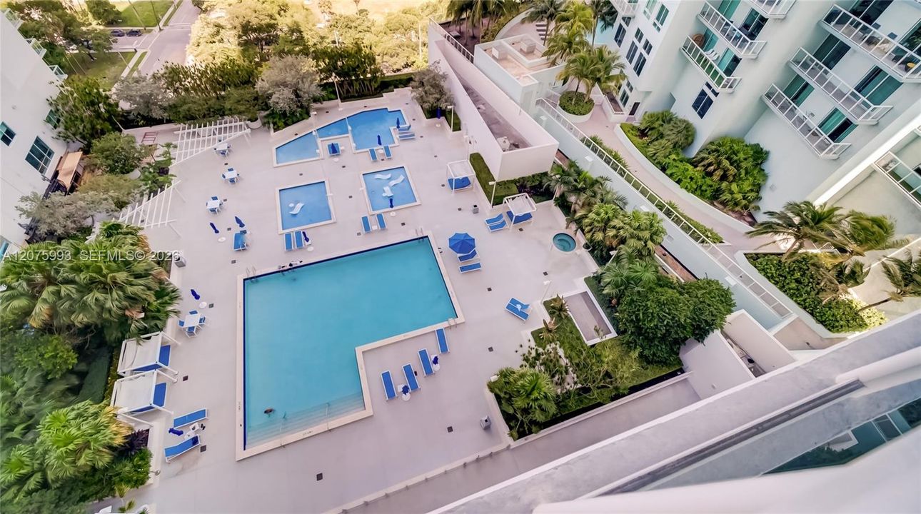 For Rent: $2,850 (1 beds, 1 baths, 839 Square Feet)