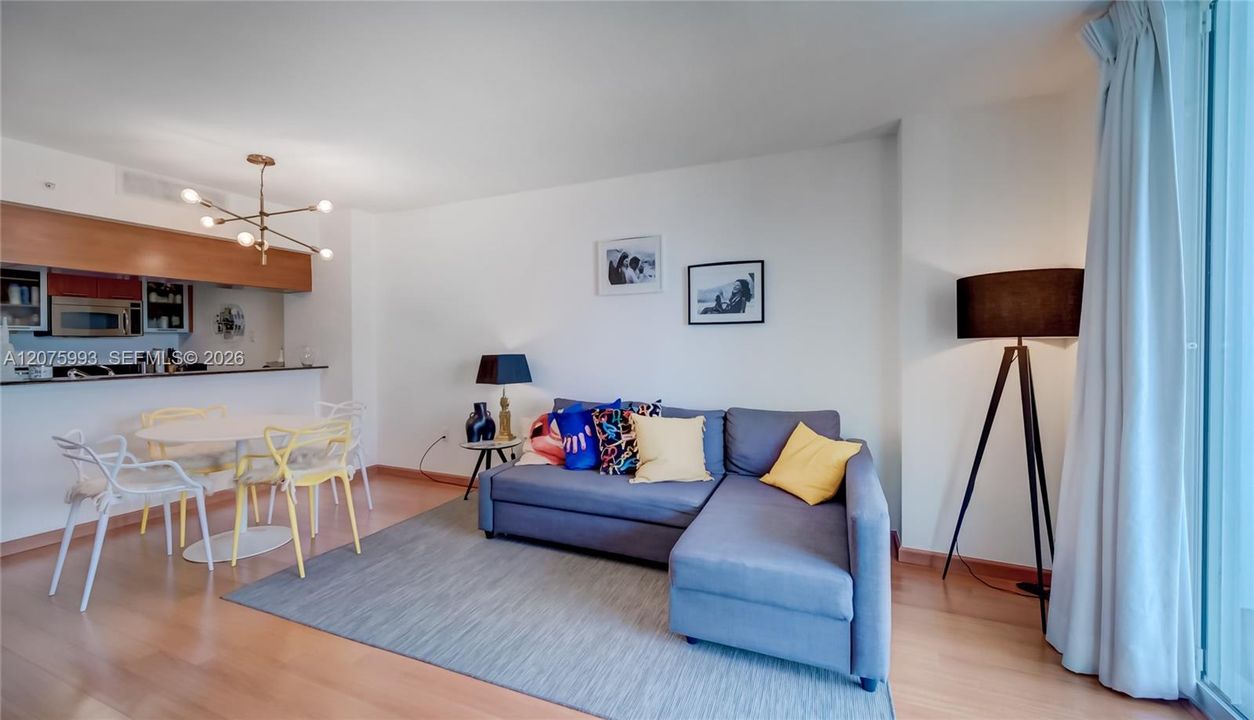 For Rent: $2,850 (1 beds, 1 baths, 839 Square Feet)