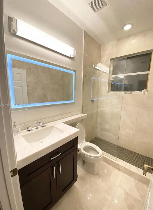 На продажу: $990,000 (3 спален, 2 ванн, 2012 Квадратных фут)