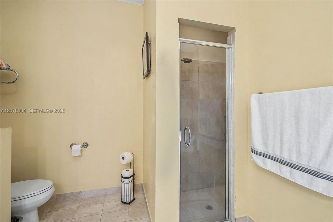 На продажу: $585,000 (3 спален, 2 ванн, 1800 Квадратных фут)