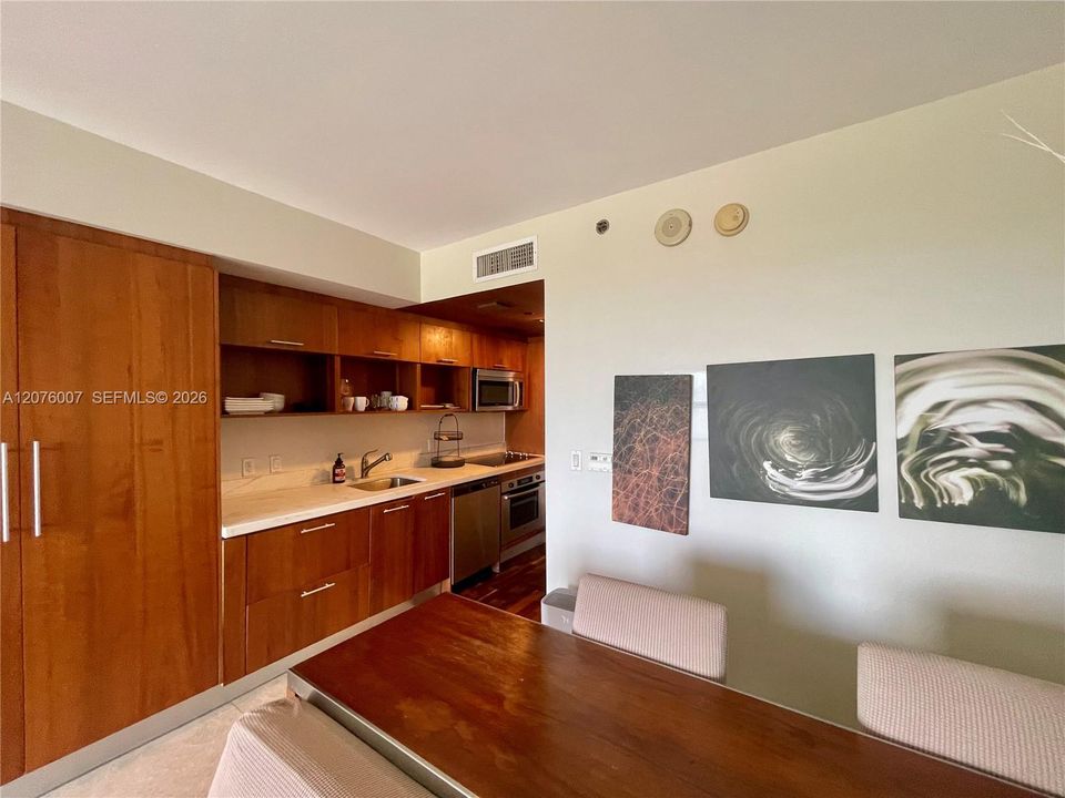 For Rent: $2,200 (0 beds, 1 baths, 449 Square Feet)
