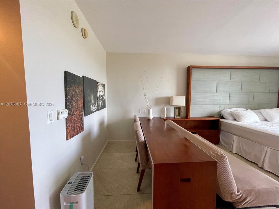 For Rent: $2,200 (0 beds, 1 baths, 449 Square Feet)