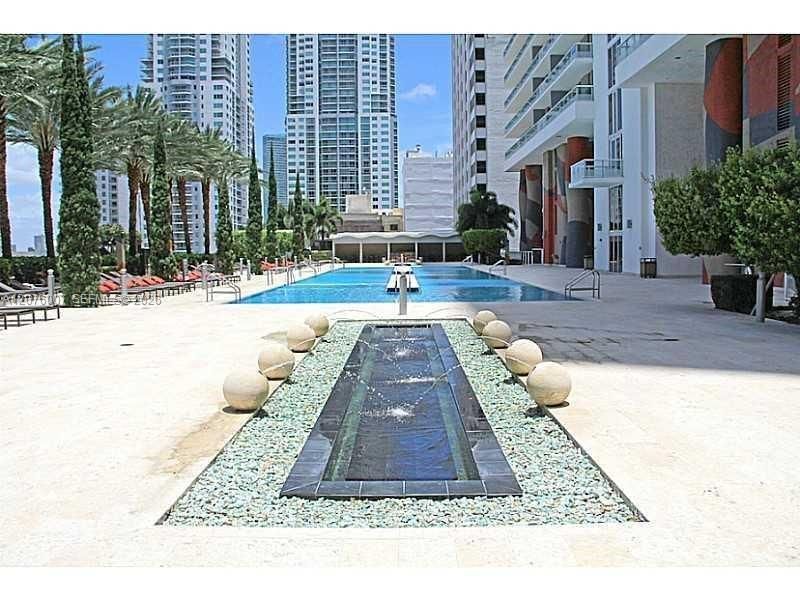 For Rent: $2,200 (0 beds, 1 baths, 449 Square Feet)