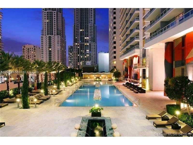 For Rent: $2,200 (0 beds, 1 baths, 449 Square Feet)