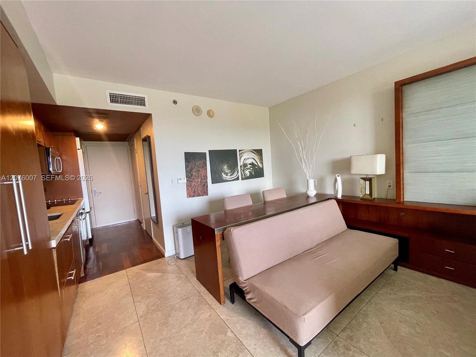 For Rent: $2,200 (0 beds, 1 baths, 449 Square Feet)