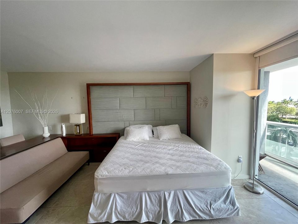 For Rent: $2,200 (0 beds, 1 baths, 449 Square Feet)