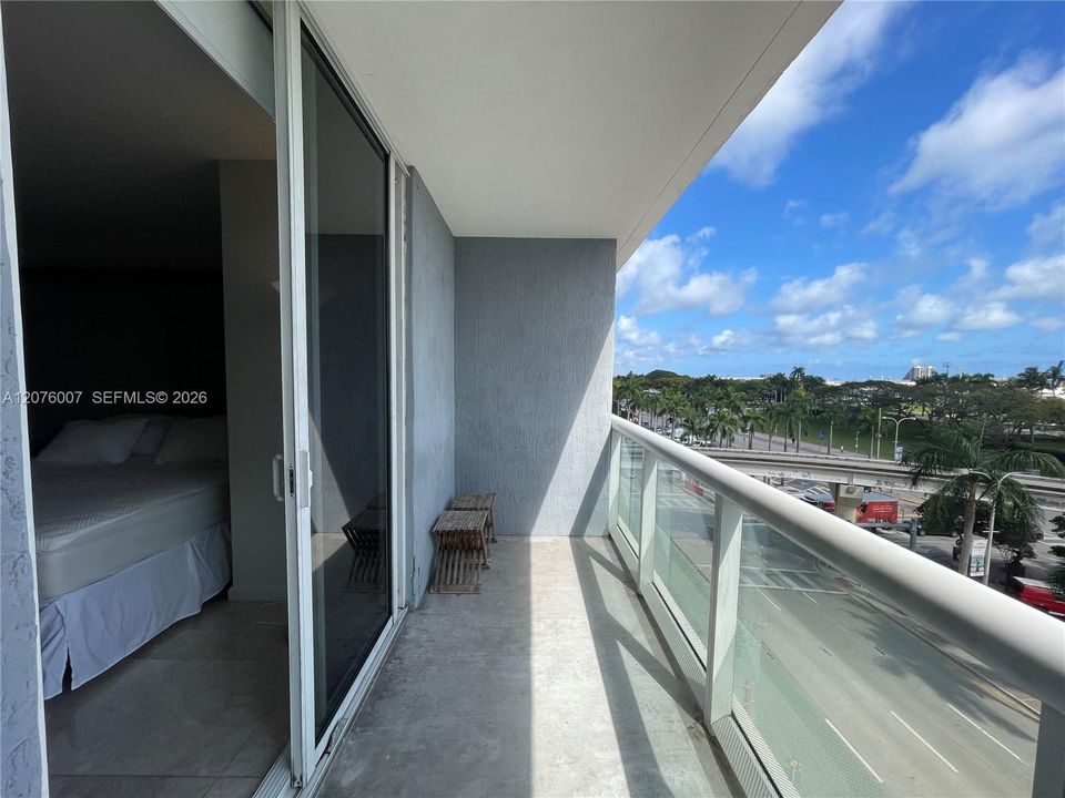 For Rent: $2,200 (0 beds, 1 baths, 449 Square Feet)