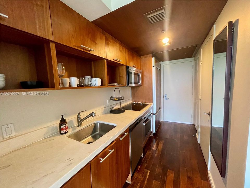 For Rent: $2,200 (0 beds, 1 baths, 449 Square Feet)