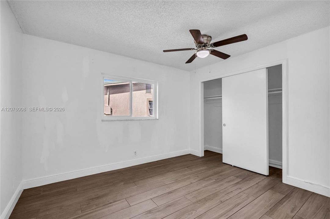 En Venta: $525,000 (4 camas, 2 baños, 1624 Pies cuadrados)