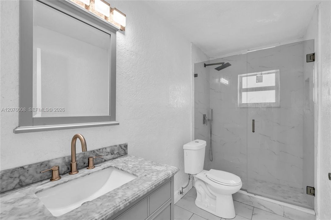 En Venta: $525,000 (4 camas, 2 baños, 1624 Pies cuadrados)