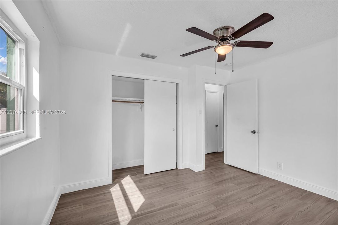 En Venta: $525,000 (4 camas, 2 baños, 1624 Pies cuadrados)