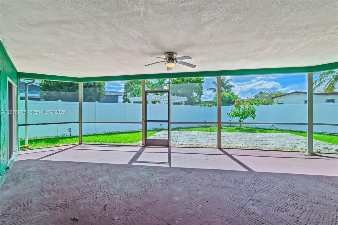 En Venta: $525,000 (4 camas, 2 baños, 1624 Pies cuadrados)