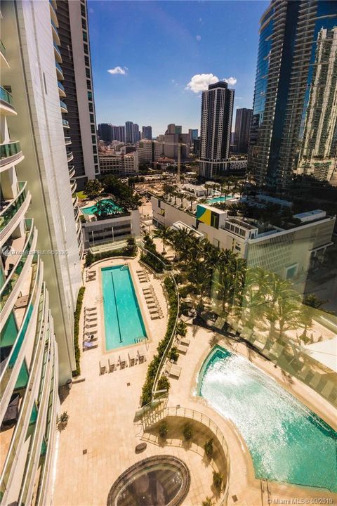For Rent: $4,500 (1 beds, 1 baths, 938 Square Feet)