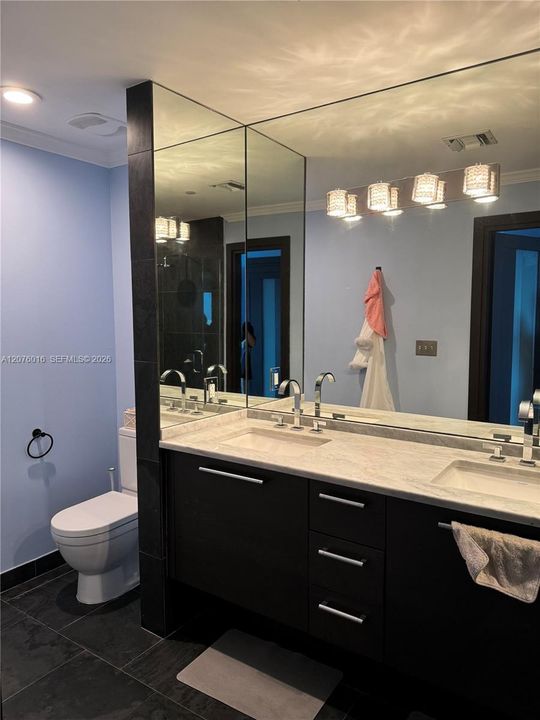 For Rent: $4,500 (1 beds, 1 baths, 938 Square Feet)