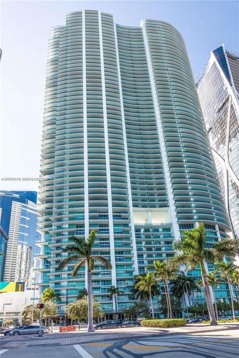 For Rent: $4,500 (1 beds, 1 baths, 938 Square Feet)