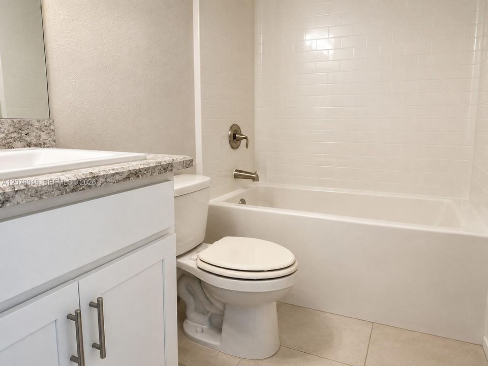 En Venta: $428,000 (4 camas, 3 baños, 2311 Pies cuadrados)