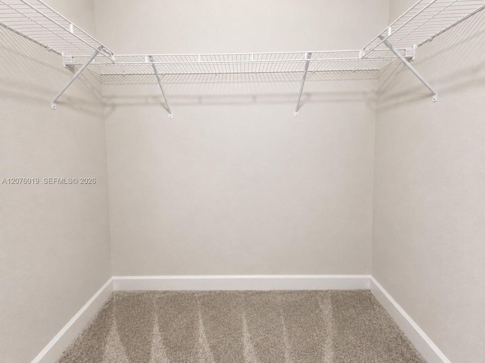 En Venta: $428,000 (4 camas, 3 baños, 2311 Pies cuadrados)