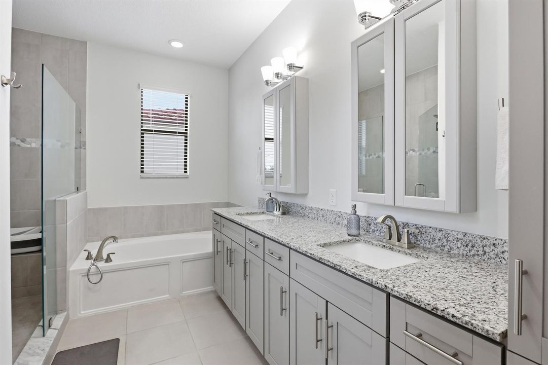 46-print-Primary Bath Upstairs