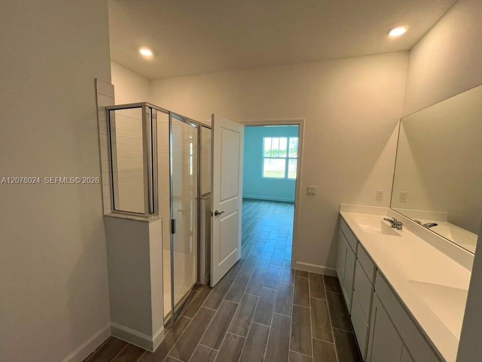 For Rent: $3,350 (3 beds, 2 baths, 1758 Square Feet)