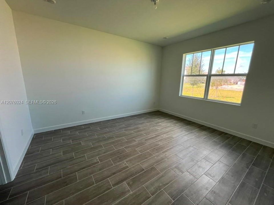 For Rent: $3,350 (3 beds, 2 baths, 1758 Square Feet)