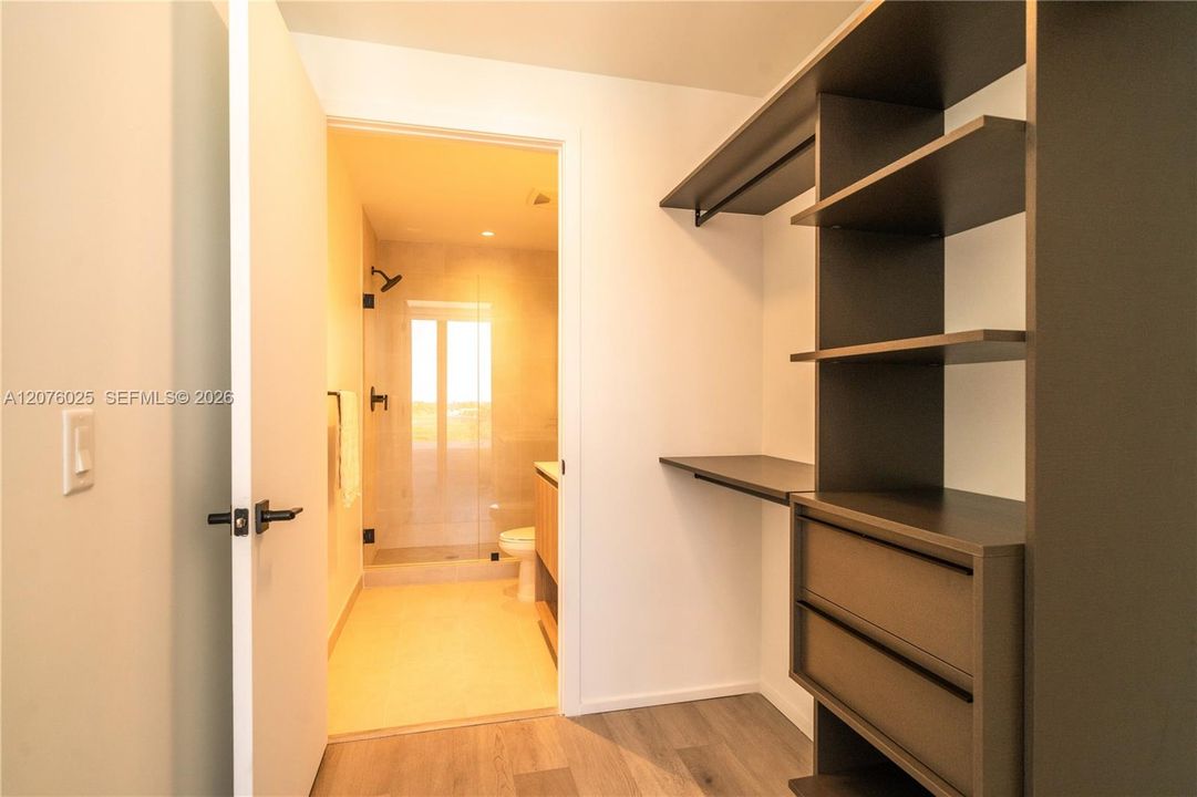 For Rent: $4,075 (2 beds, 2 baths, 807 Square Feet)