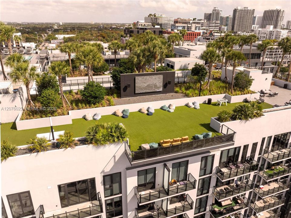 For Rent: $4,075 (2 beds, 2 baths, 807 Square Feet)