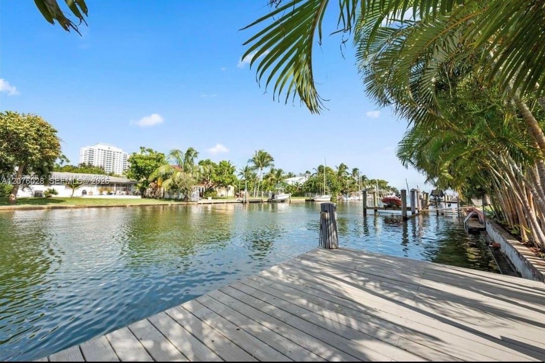 For Sale: $7,000,000 (5 beds, 3 baths, 4119 Square Feet)