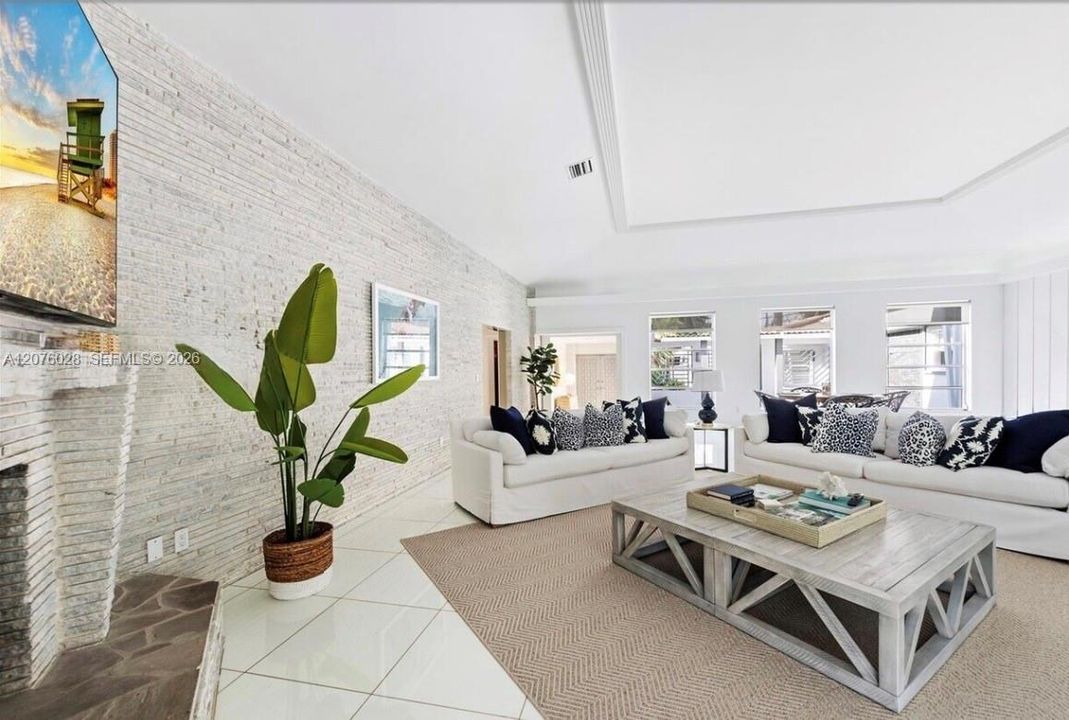 For Sale: $7,000,000 (5 beds, 3 baths, 4119 Square Feet)