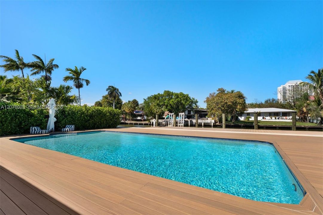 For Sale: $7,000,000 (5 beds, 3 baths, 4119 Square Feet)