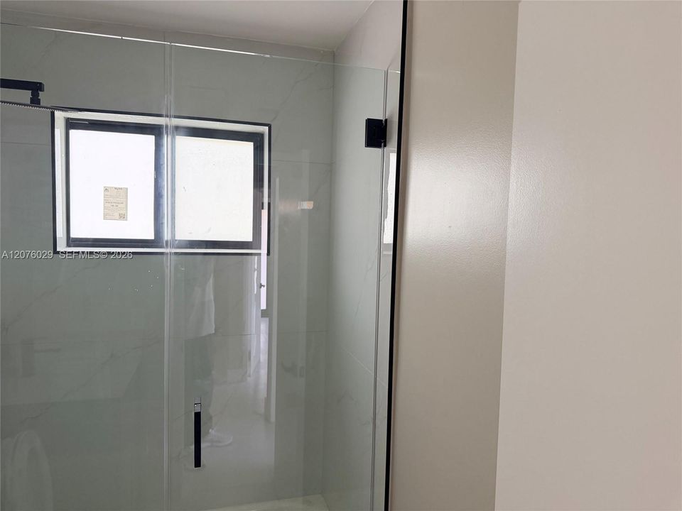 For Rent: $2,200 (8 beds, 4 baths, 3404 Square Feet)