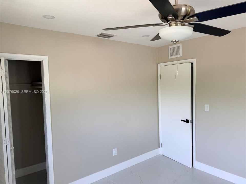 For Rent: $2,200 (8 beds, 4 baths, 3404 Square Feet)