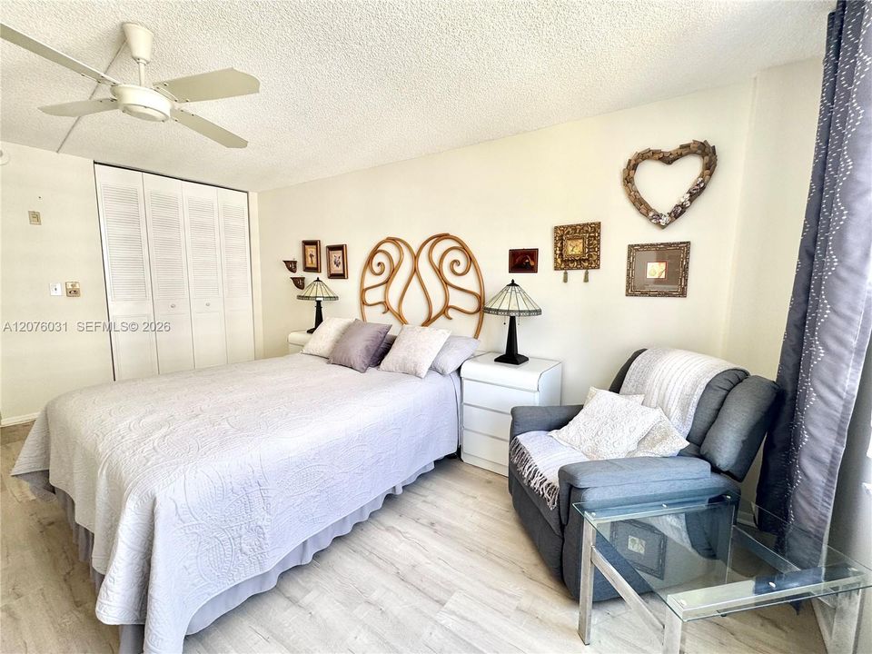 En Venta: $372,000 (2 camas, 2 baños, 1070 Pies cuadrados)