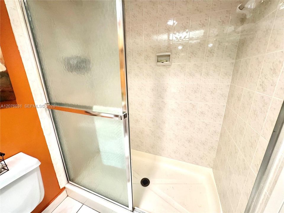 En Venta: $372,000 (2 camas, 2 baños, 1070 Pies cuadrados)