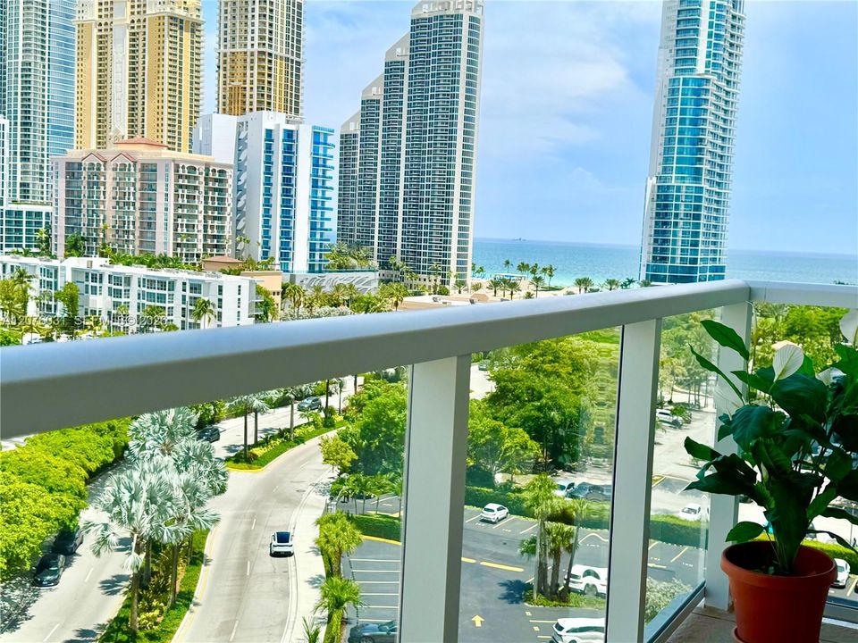 En Venta: $372,000 (2 camas, 2 baños, 1070 Pies cuadrados)