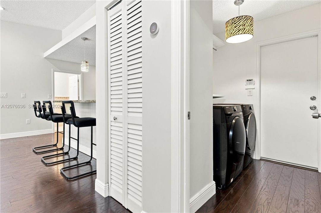 For Sale: $759,900 (4 beds, 2 baths, 2107 Square Feet)