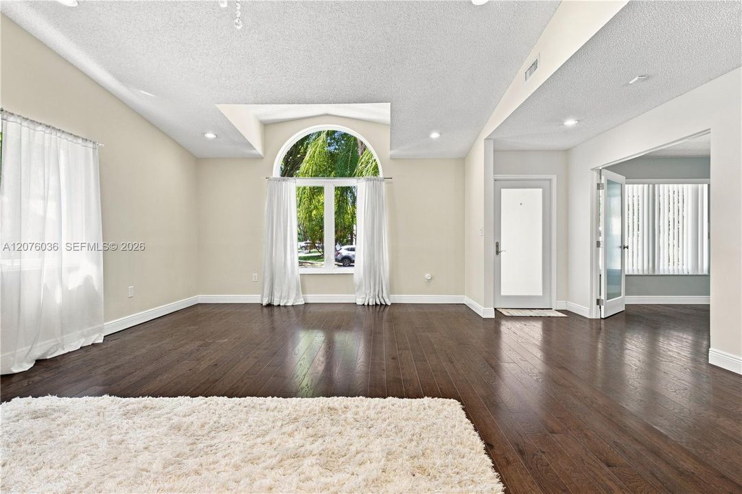 For Sale: $759,900 (4 beds, 2 baths, 2107 Square Feet)