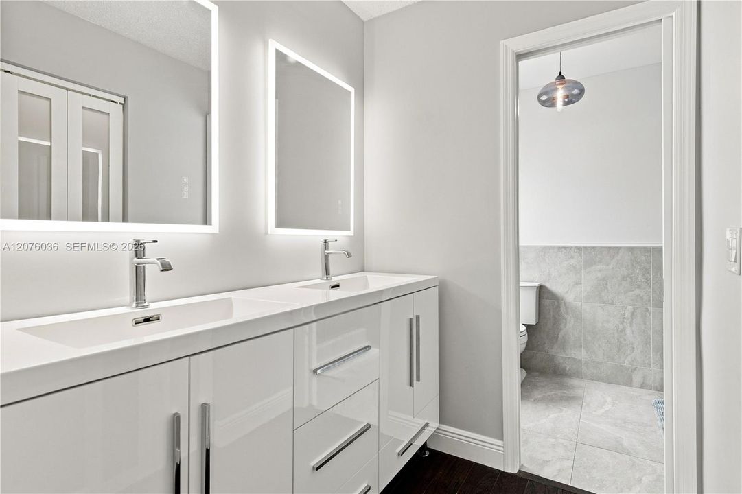 For Sale: $759,900 (4 beds, 2 baths, 2107 Square Feet)