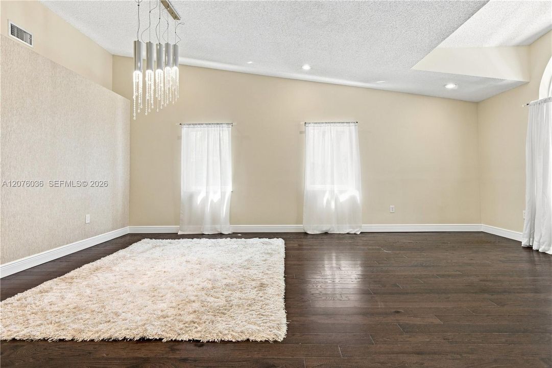 For Sale: $759,900 (4 beds, 2 baths, 2107 Square Feet)
