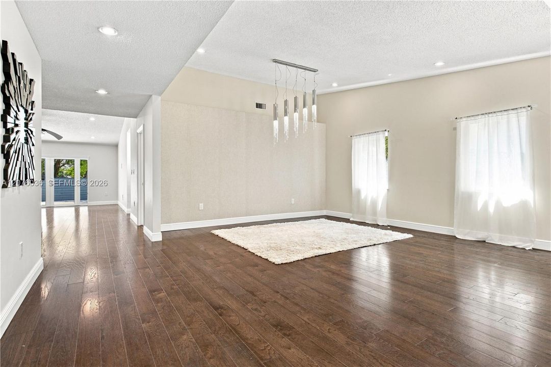 For Sale: $759,900 (4 beds, 2 baths, 2107 Square Feet)