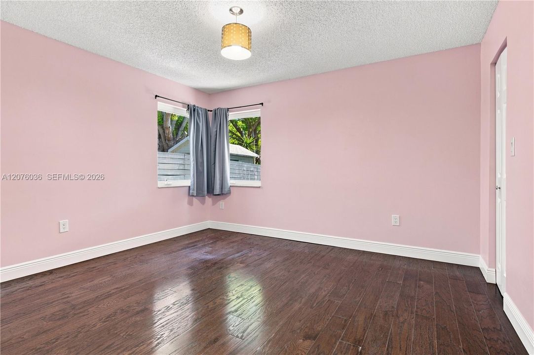 For Sale: $759,900 (4 beds, 2 baths, 2107 Square Feet)