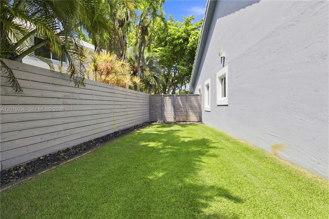 For Sale: $759,900 (4 beds, 2 baths, 2107 Square Feet)